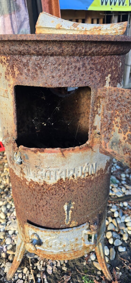 Liatinové kachle Salgotarján - 3