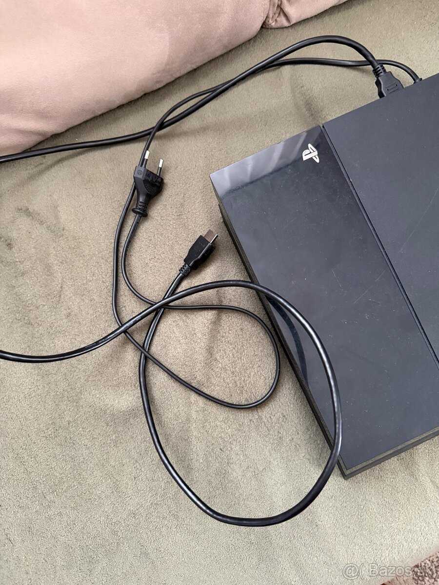 Playstation 4 500GB - 3