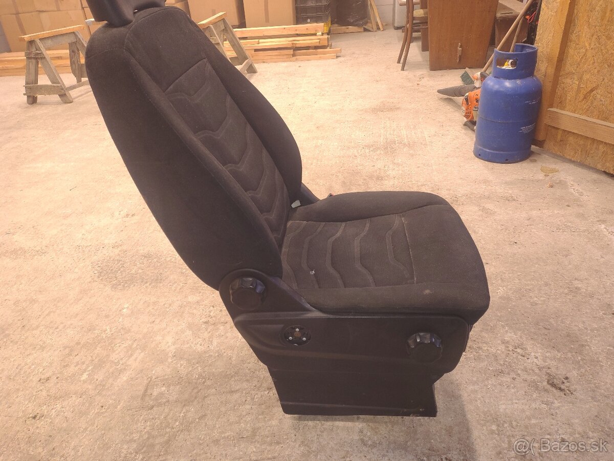 Predám sedadlo iveco - 3