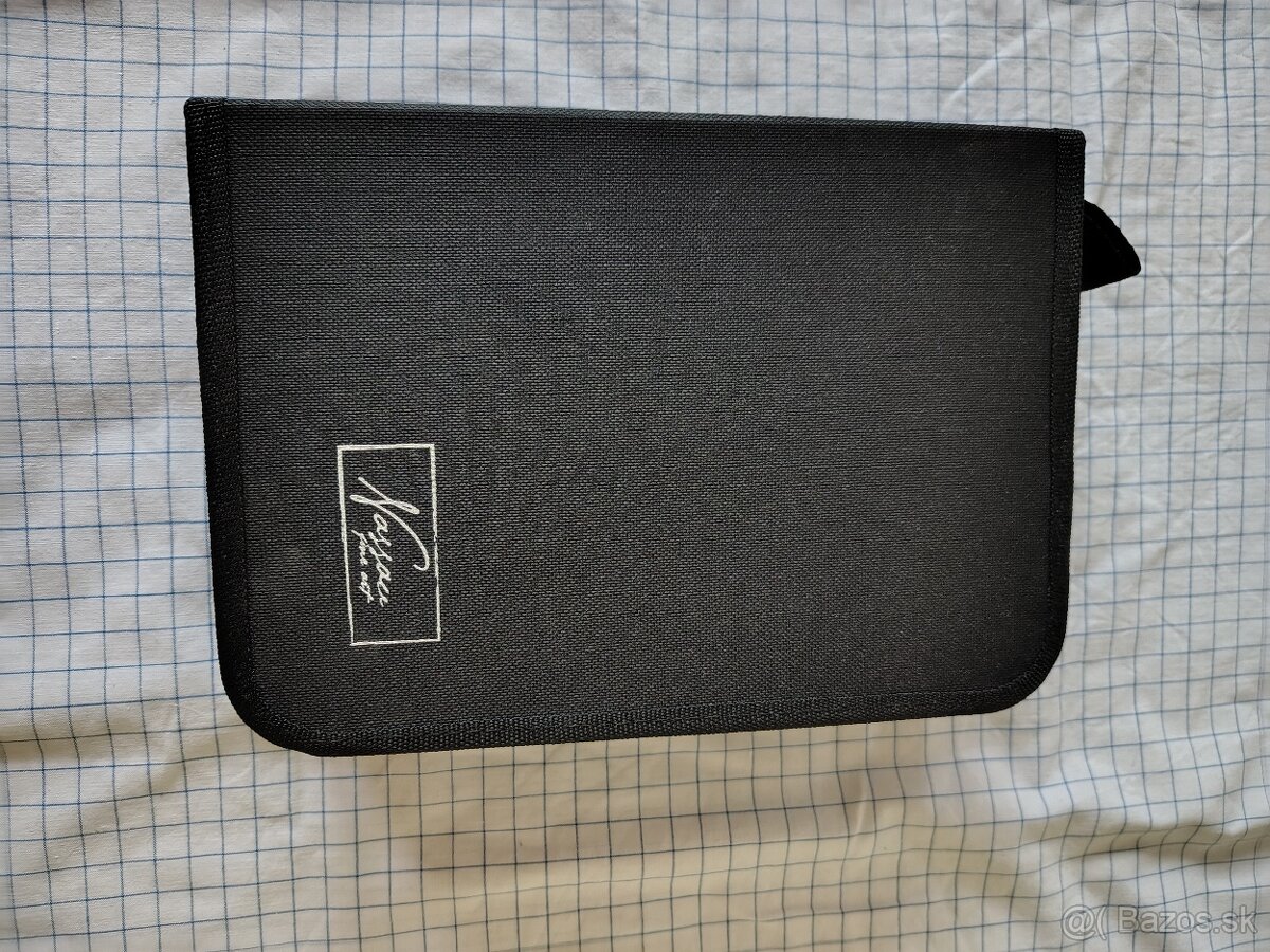 Puzdro s 120timi fixkami. - 3