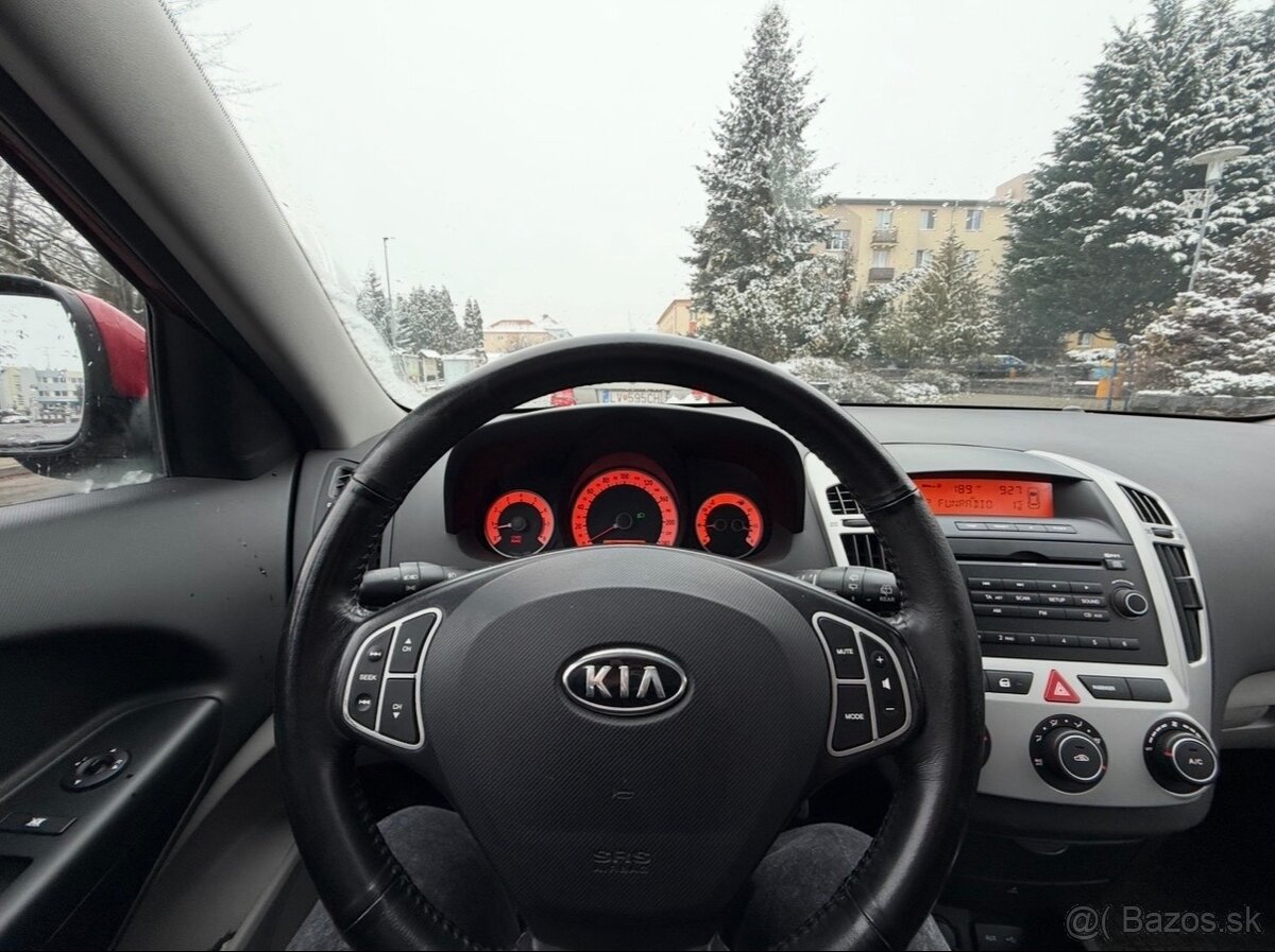 Predám Kia ceed 77kW - 3