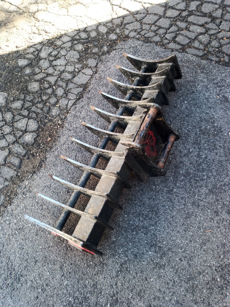 Takeuchi hrable trhací zub ripper - 3