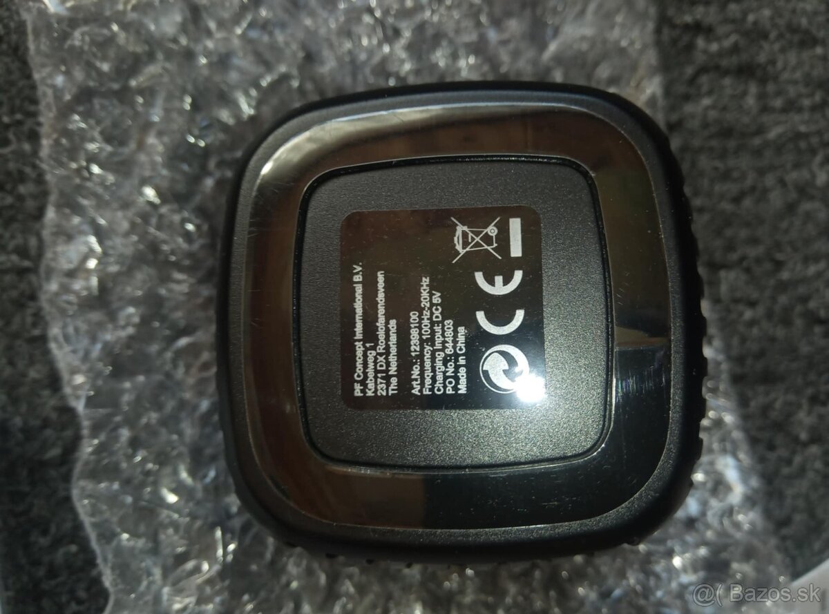 Wireless charger and bluetooth speaker in one - 3