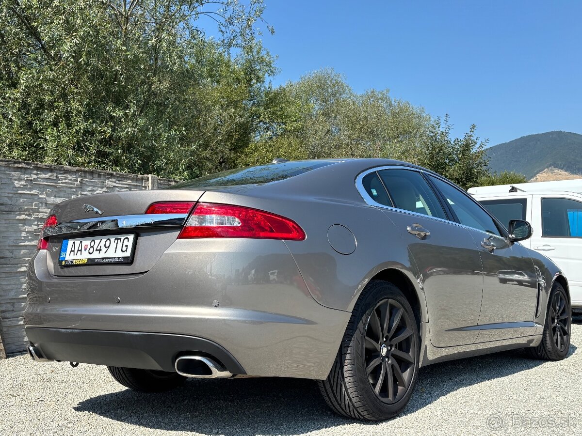 Jaguar XF 2.7D V6 Premium Luxury - 3