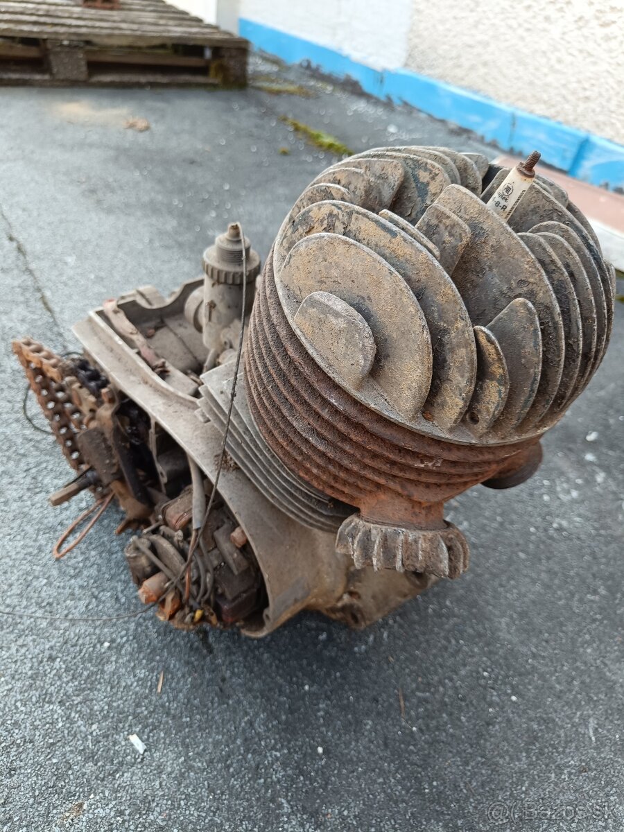 Motor ČZ175 - 3