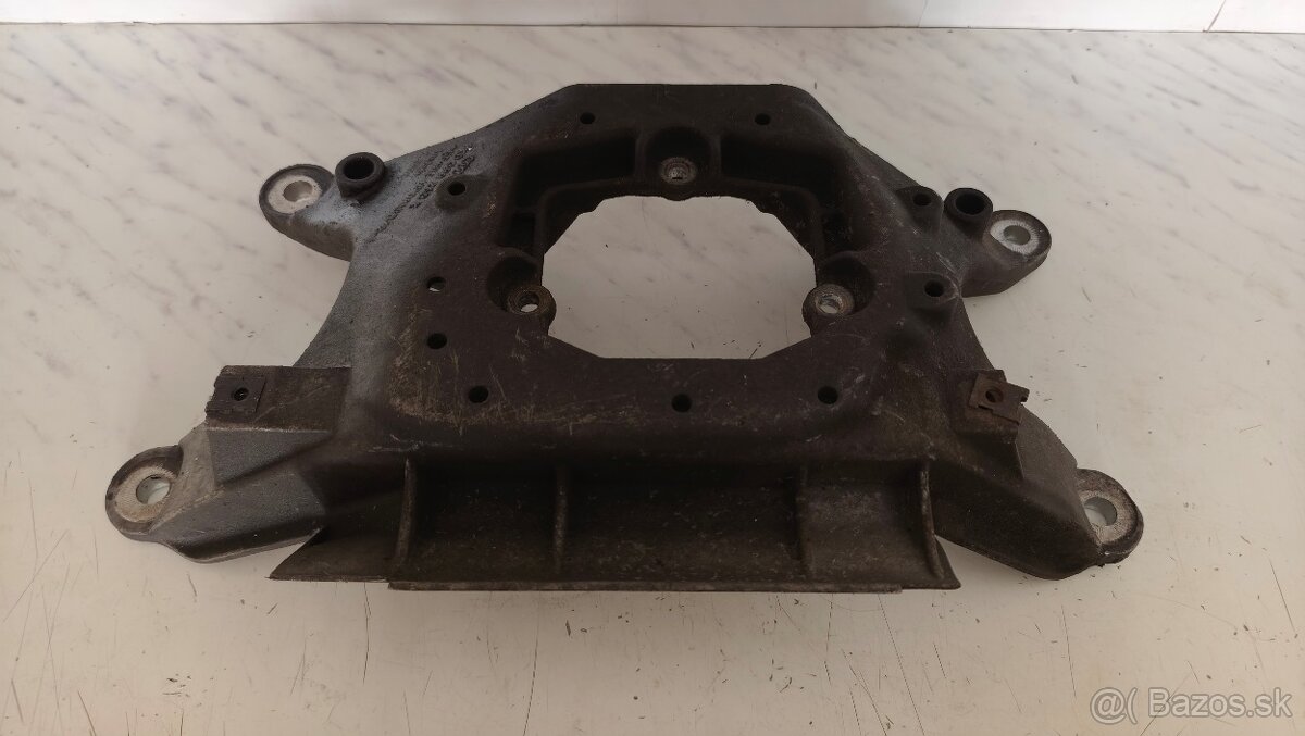 Drziak prevodovky Audi 8K0399263K - 3