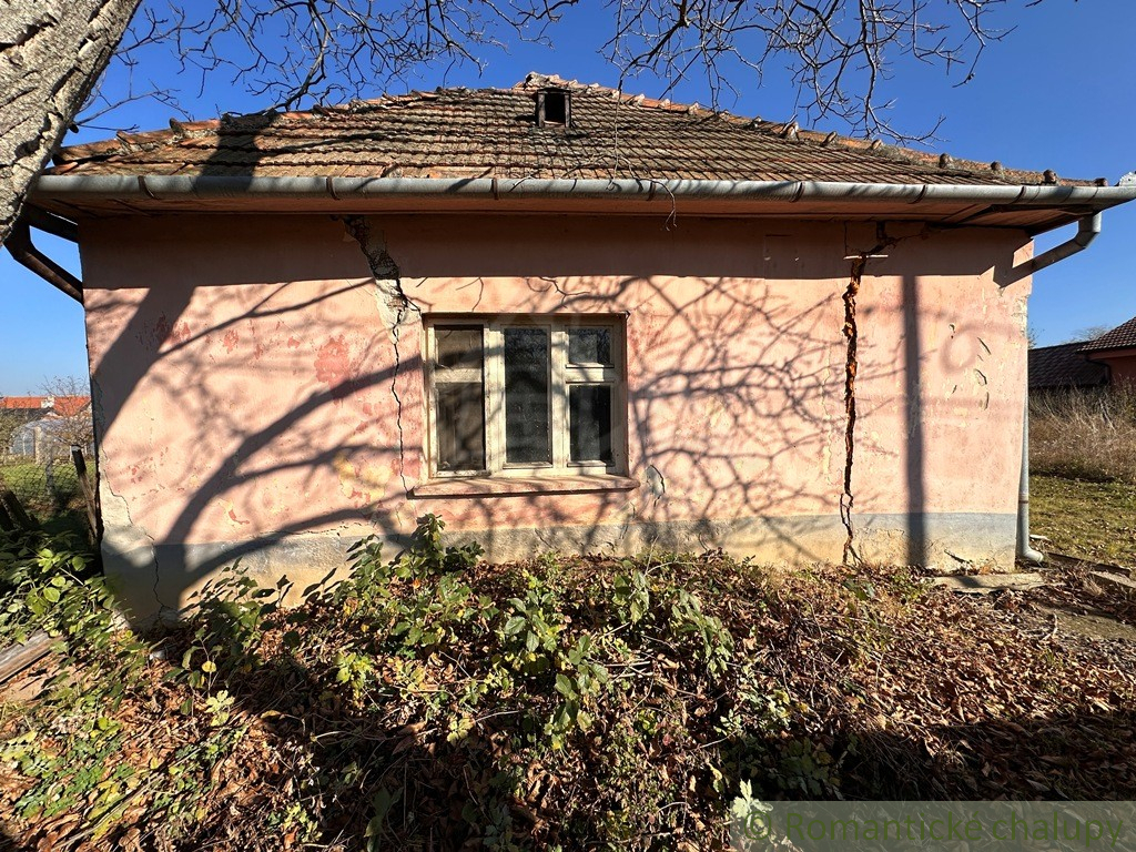 Starý sedliacky dom na veľkom pozemku – vhodné na výstavbu - 3