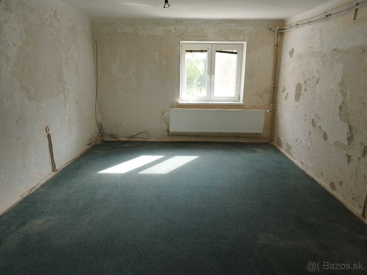 Predáme 3 izbový byt v rodinnom dome v obci Radimov - 3
