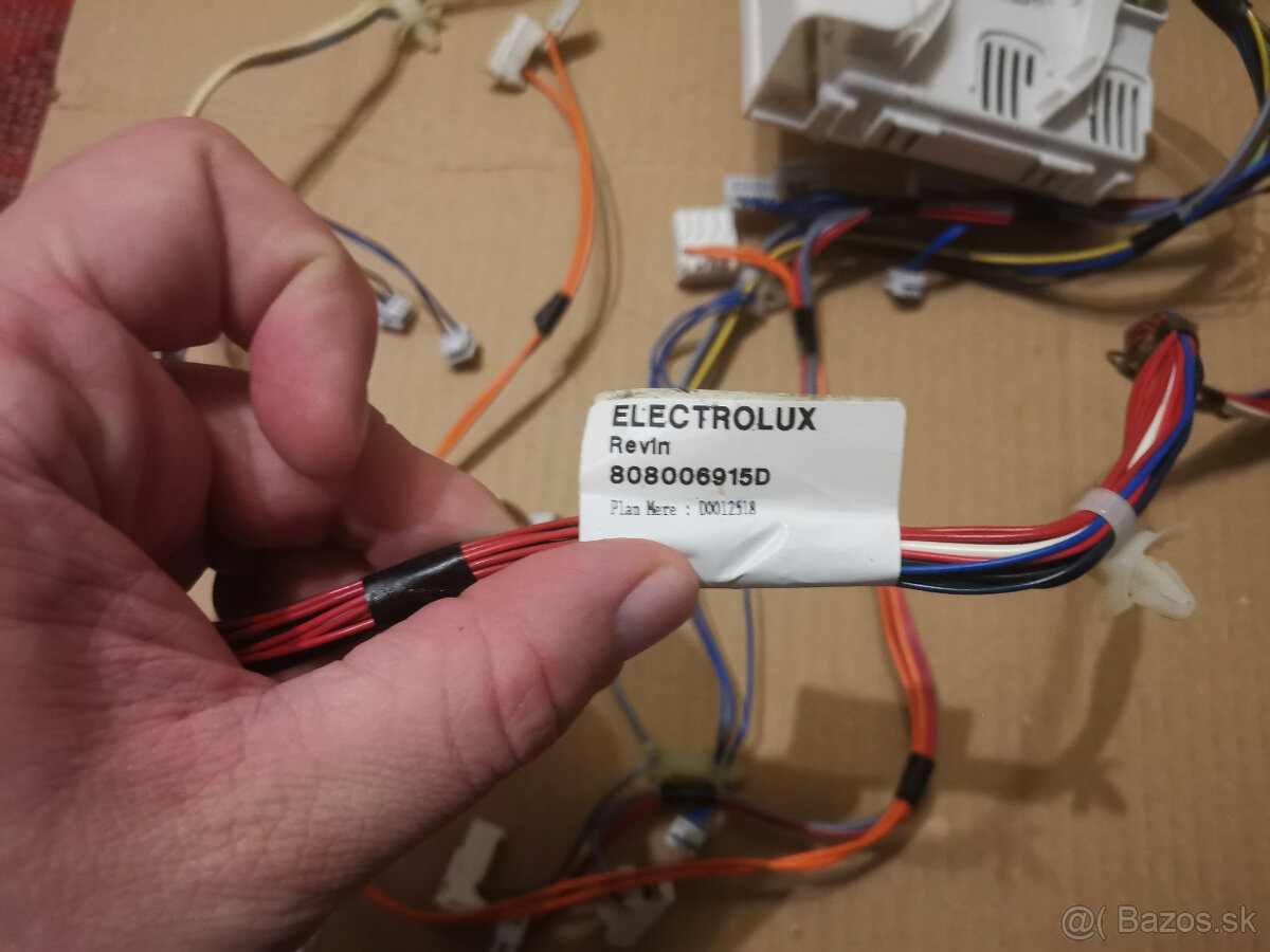 Predám hlavnú elektroniku z práčky Electrolux - 3
