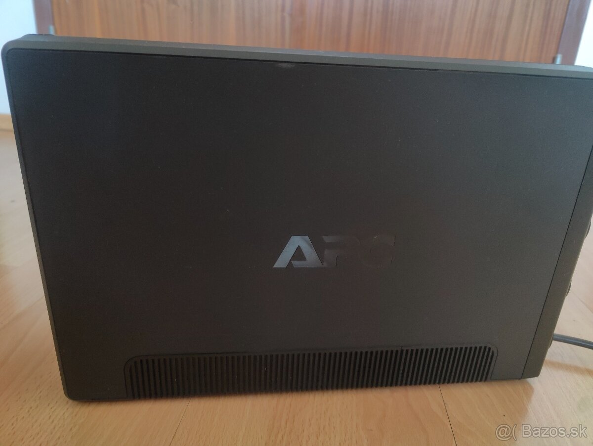 Záložný zdroj APC BACK UPS PRO 900 - 3