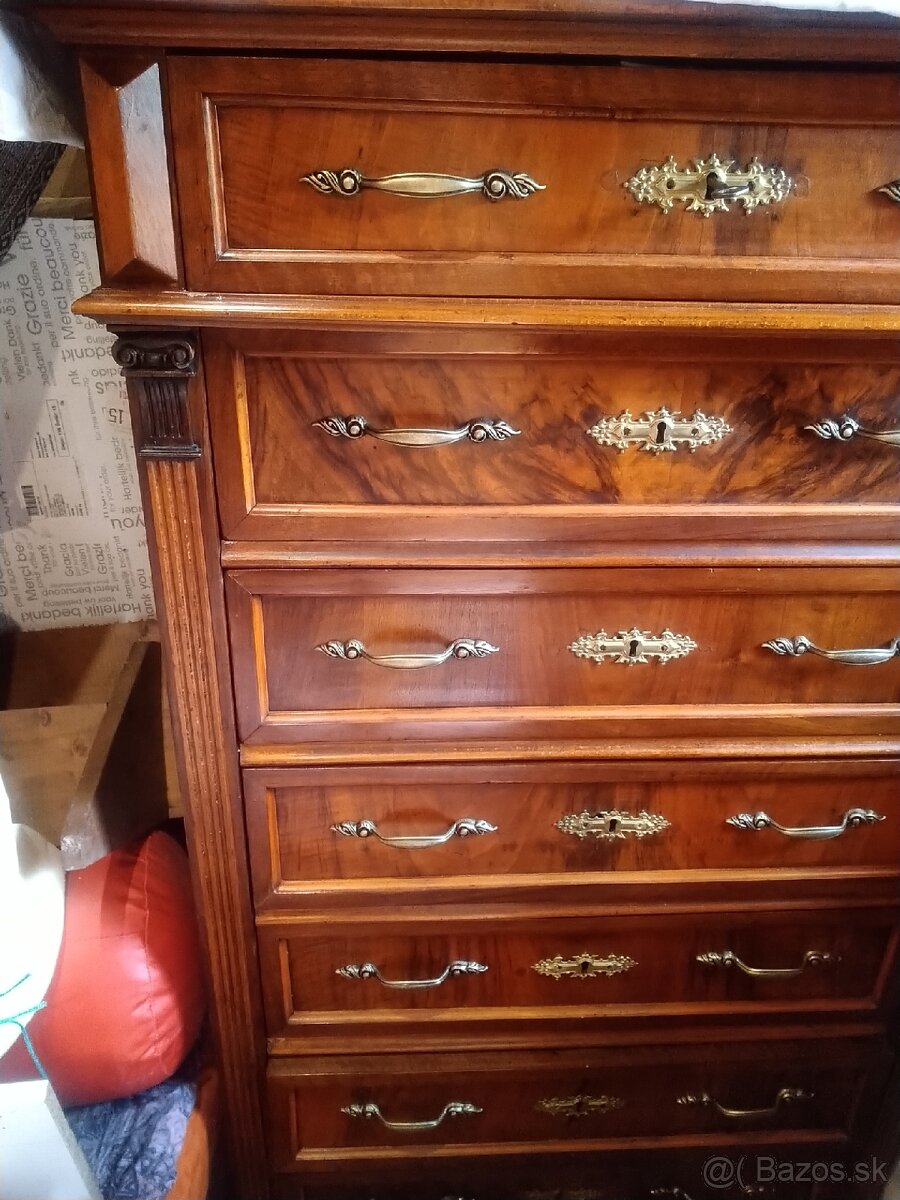 Predám komodu sedem šuflíkovu - 3