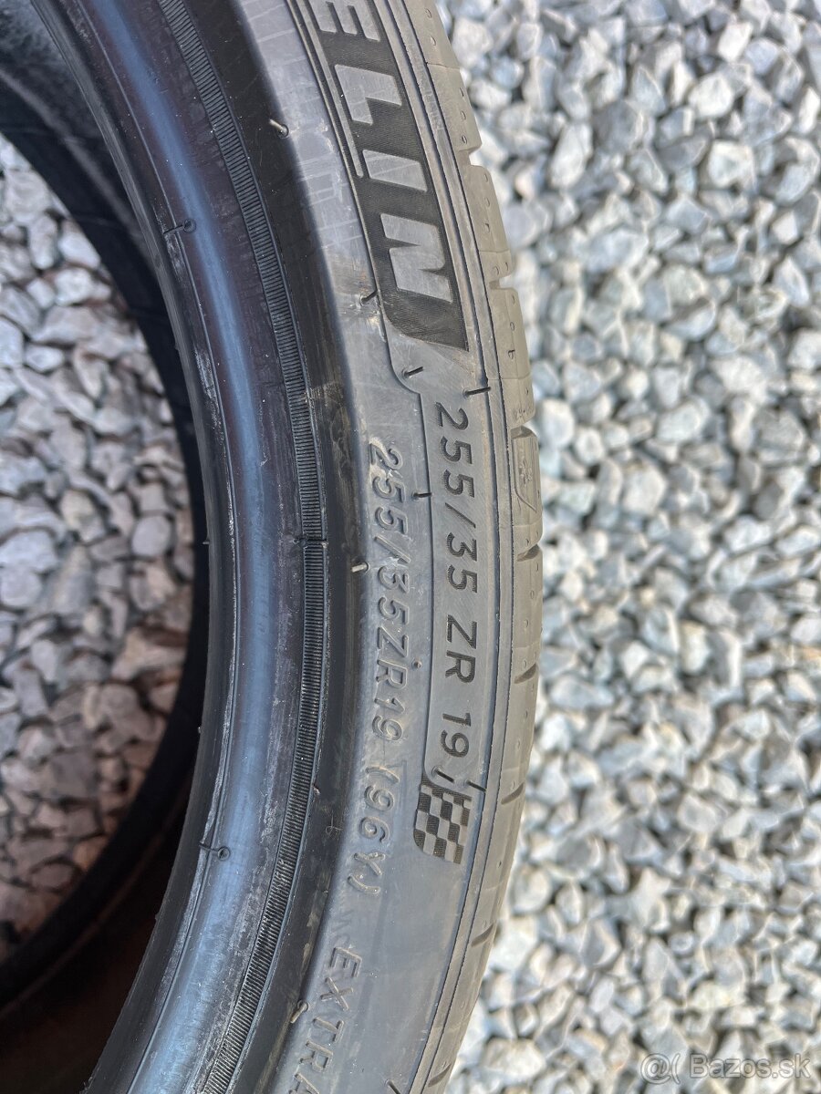 Michelin Pilot Sport 4S 255/35R19 - 3