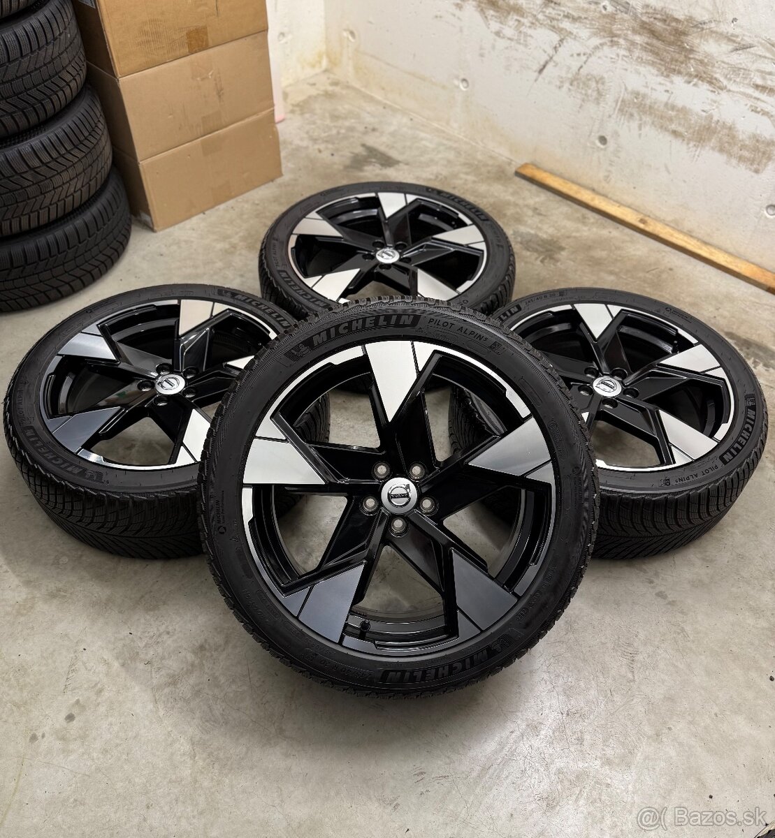 Zimná sada 5x108 R20 , 245/40/20 Volvo EX30 - 3