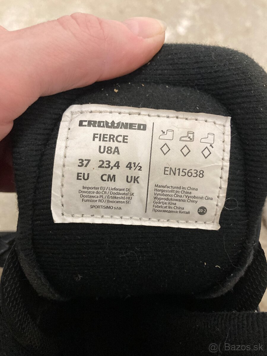Korčule Crowned Fierce U8A 37 - 3