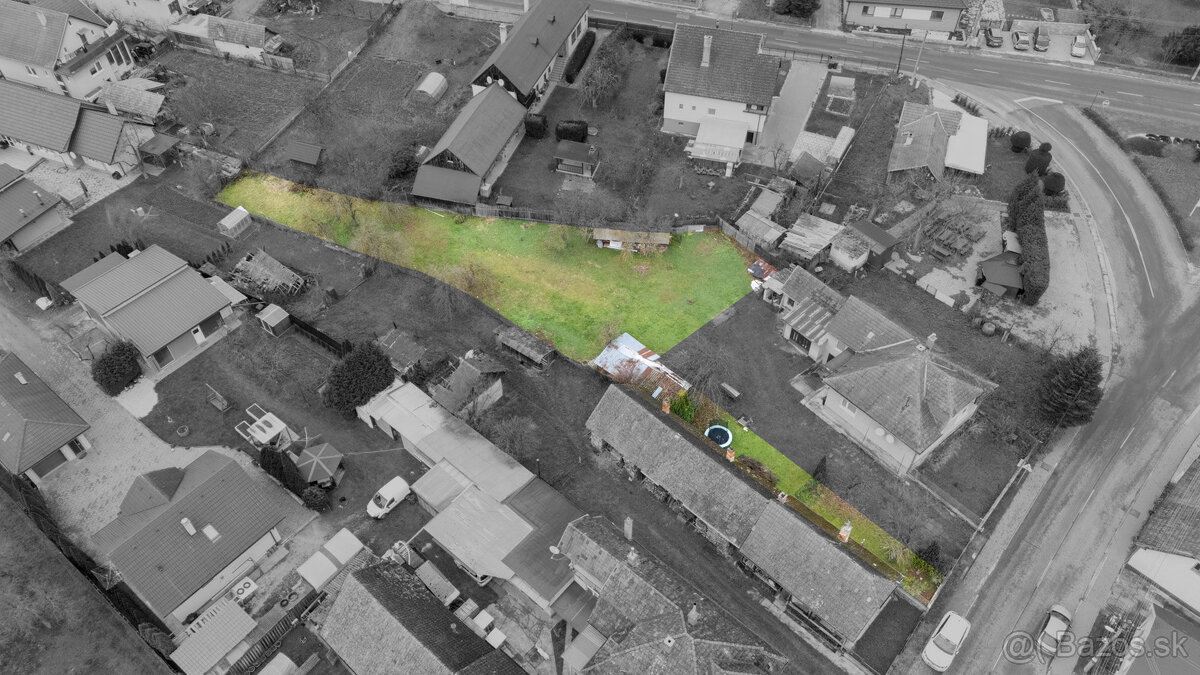 Na predaj pozemok v obci Uhrovec - 3