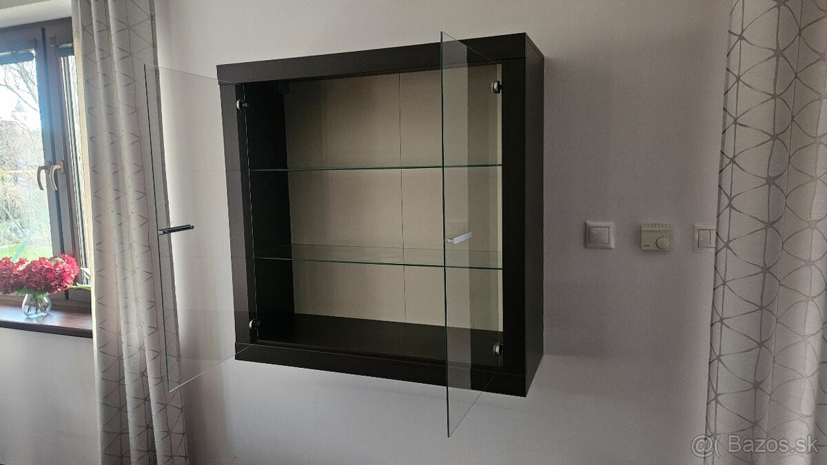 Závesná skriňa - 3