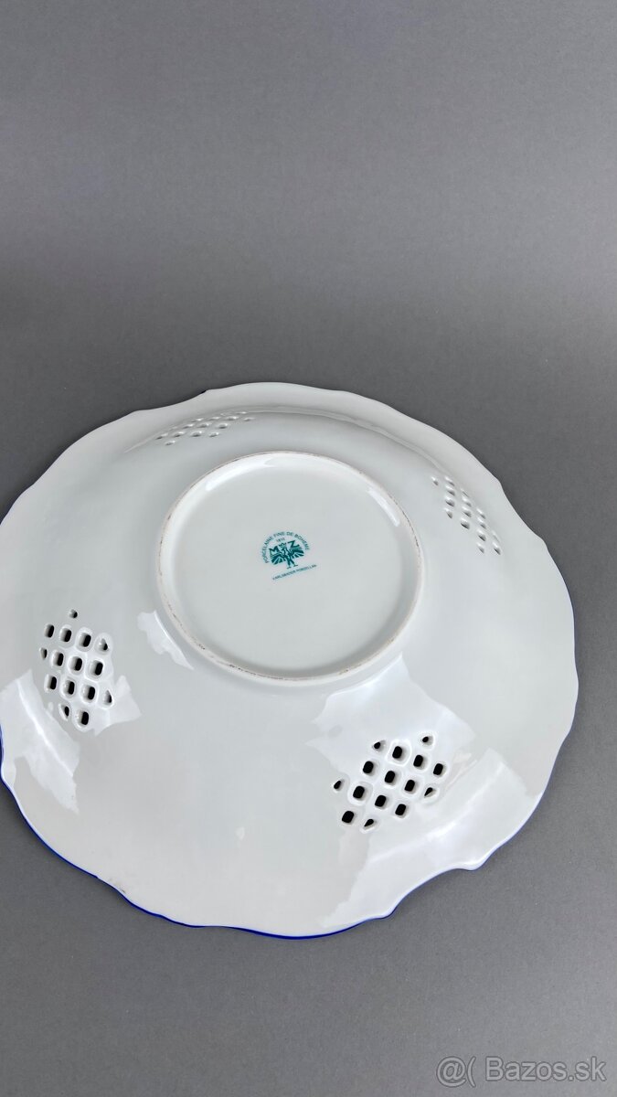 Misa s husou prerezávaná s modrou linkou - 3