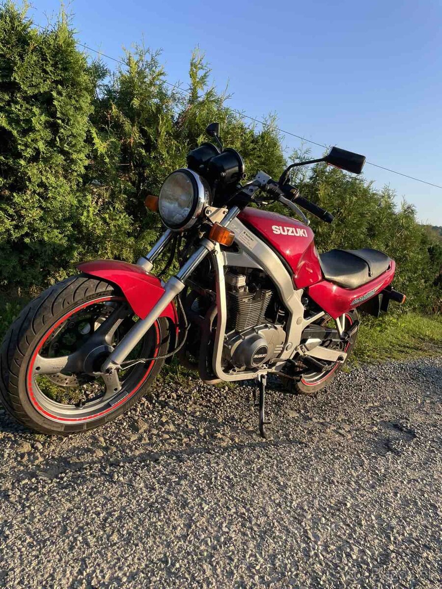 Suzuki GS500E - 3