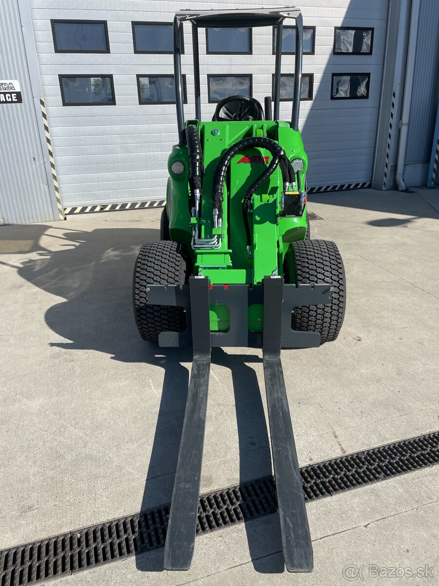 Predvádzací nový nakladač AVANT 635 i - 3