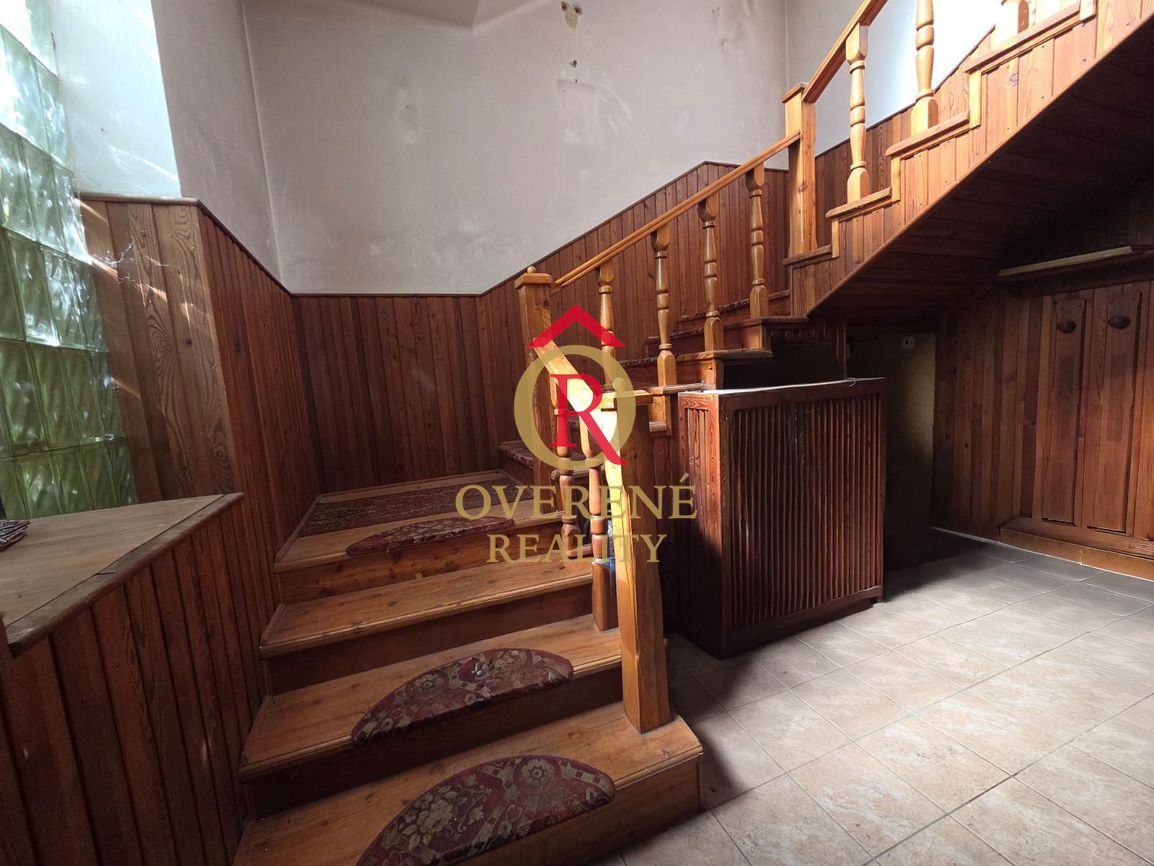 Exkluzívne na predaj dvojgeneračný rodinný dom - Revúca, Okr - 3