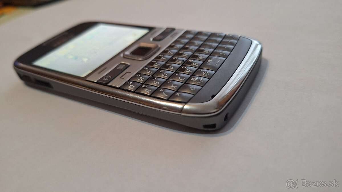 Nokia E72 - 3