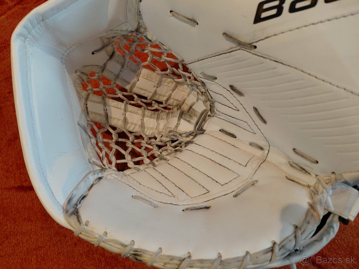 Brankárska lapačka Bauer Supreme 3s, velkost intermediate - 3