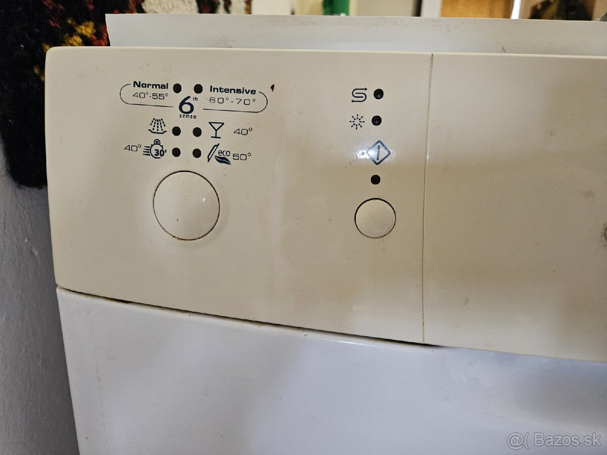 Umyvacka Whirlpool 60cm ADP6830WH - 3