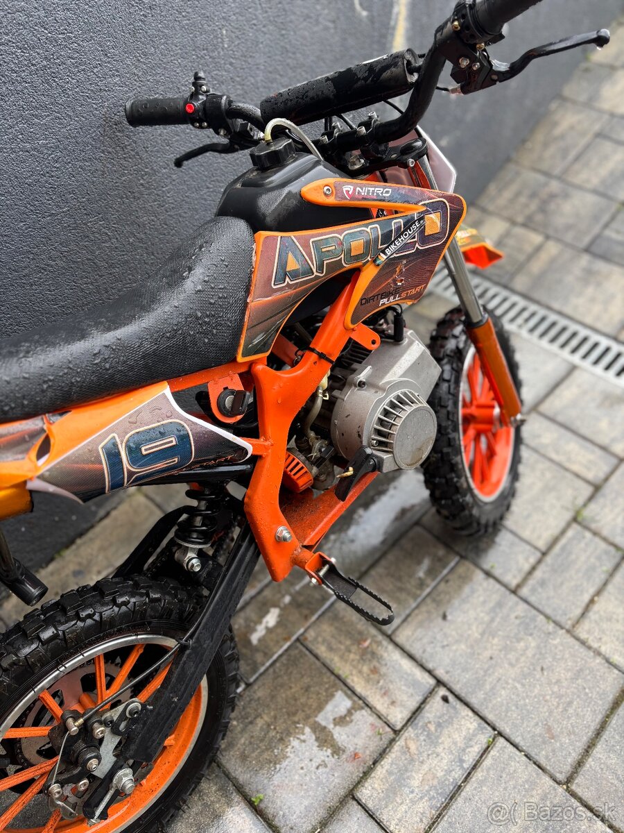 Cross Apollo 49