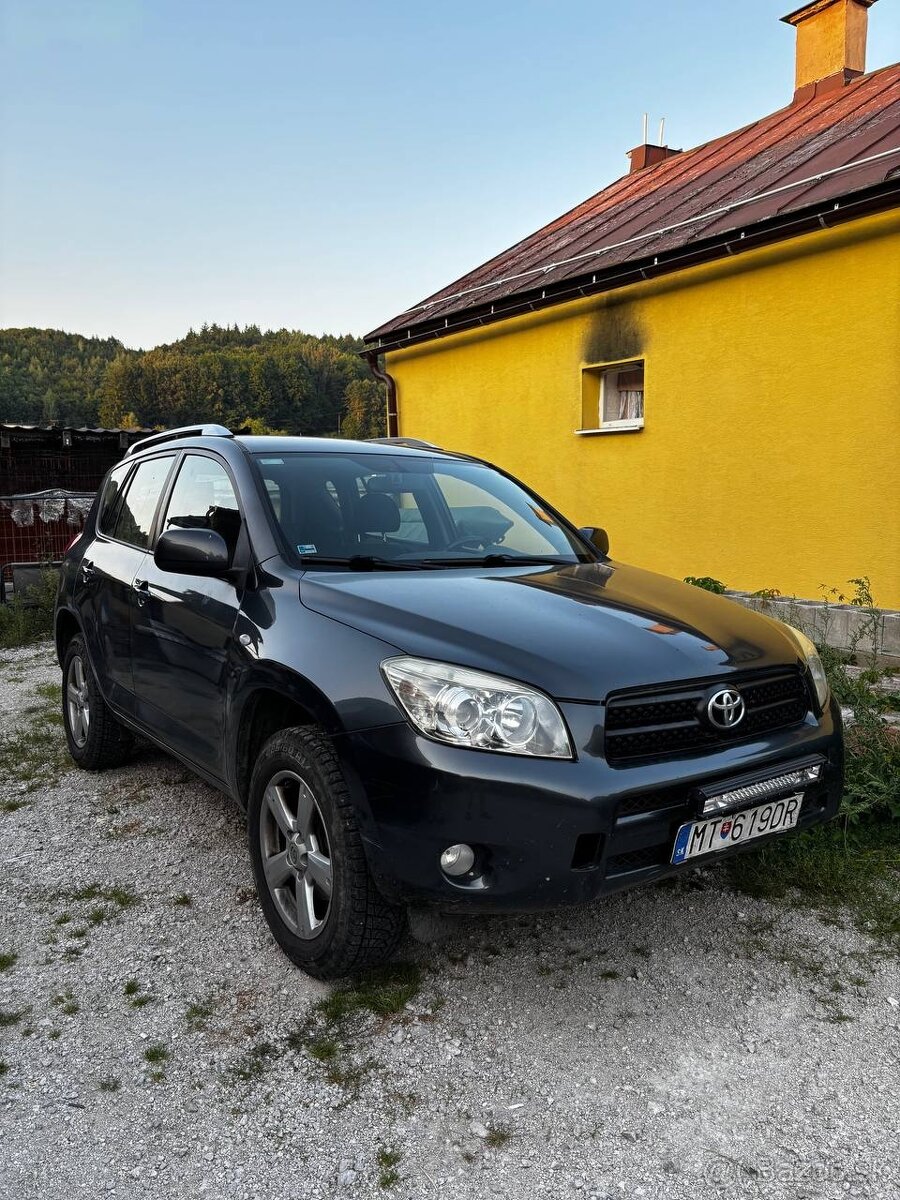 TOYOTA RAV4 2.2 D4-D 4x4 - 3