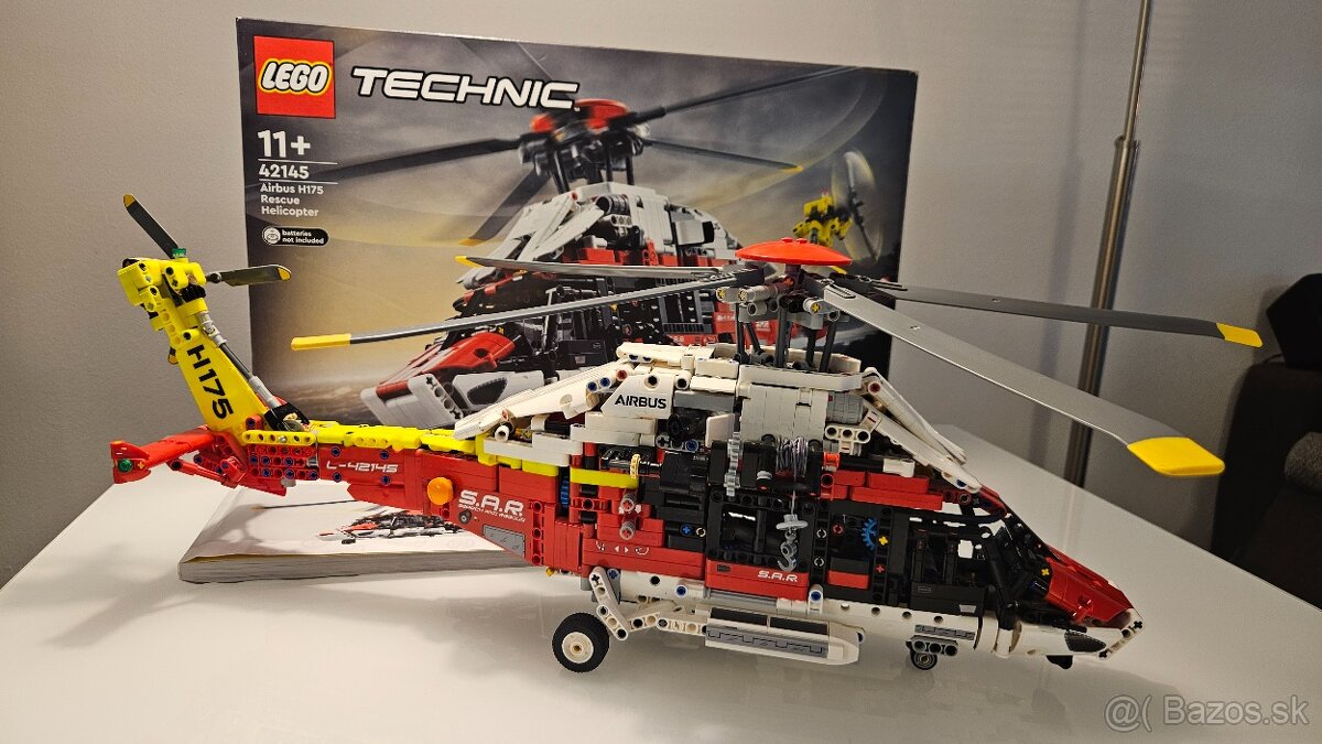 LEGO Technic 42145 Záchranný vrtuľník Airbus H175 - 3