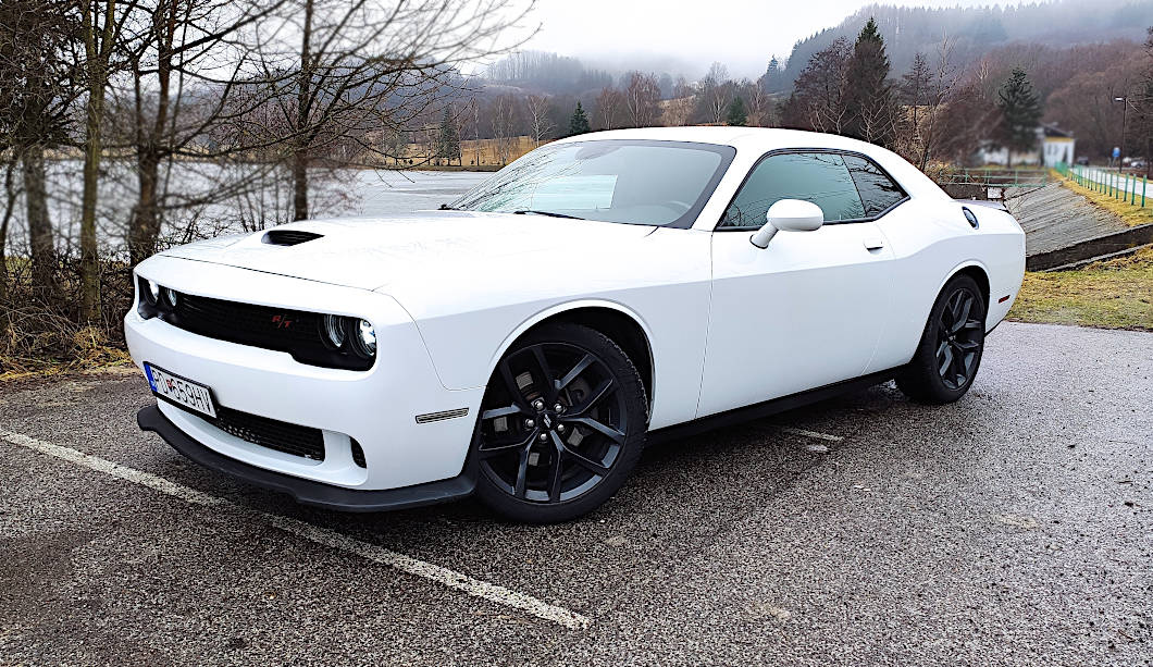 Dodge Challenger R/T - 3