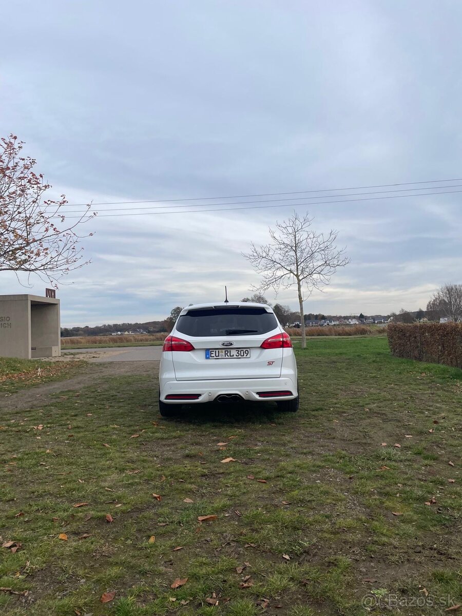 Ford Focus ST - 3
