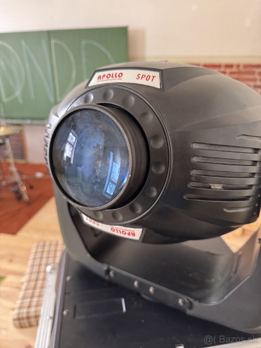Predám 2x otočnú hlavu Apollo AP-V2460 (SPOT) + 2x rack - 3