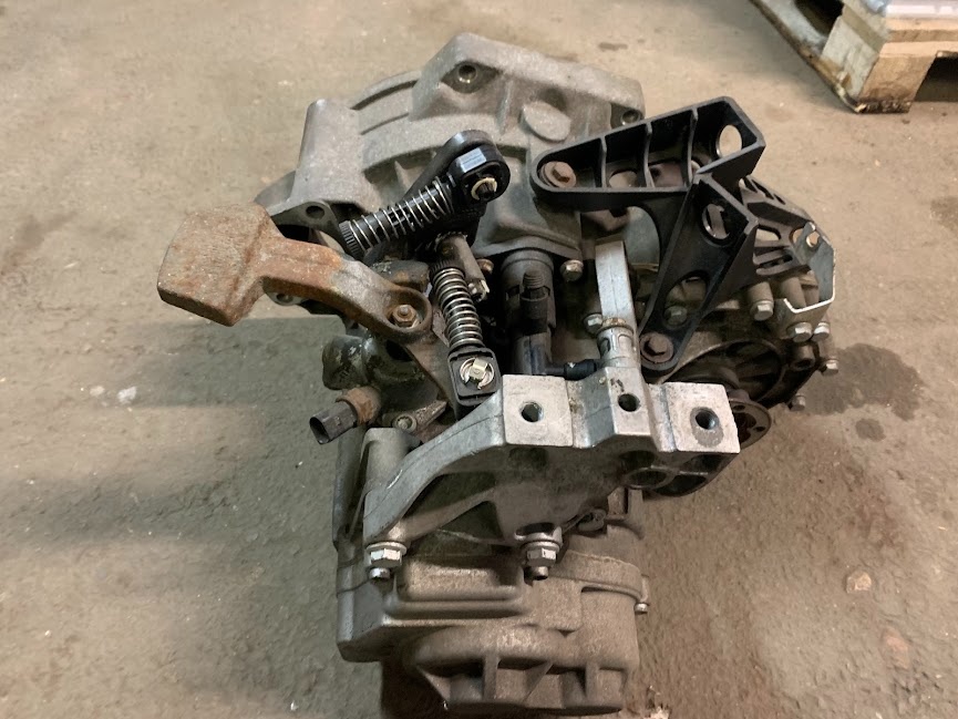 ŠESTIRYCHLOSTNÍ PŘEVODOVKA KVT ŠKODA,VW,AUDI ,SEAT. - 3