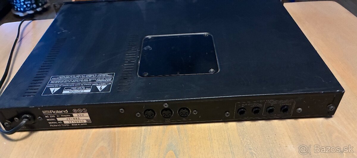 Roland JV 880 - 3