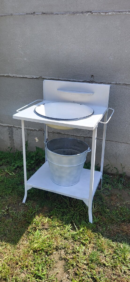 Starožitný kovový umývací stolík - 3