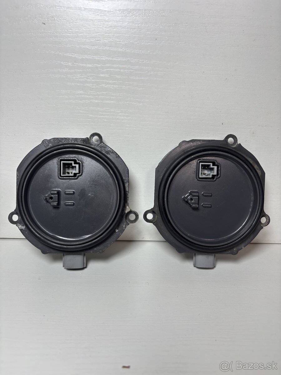 Riadiaca jednotka a štartér xenónov Nissan Pathfinder - 3