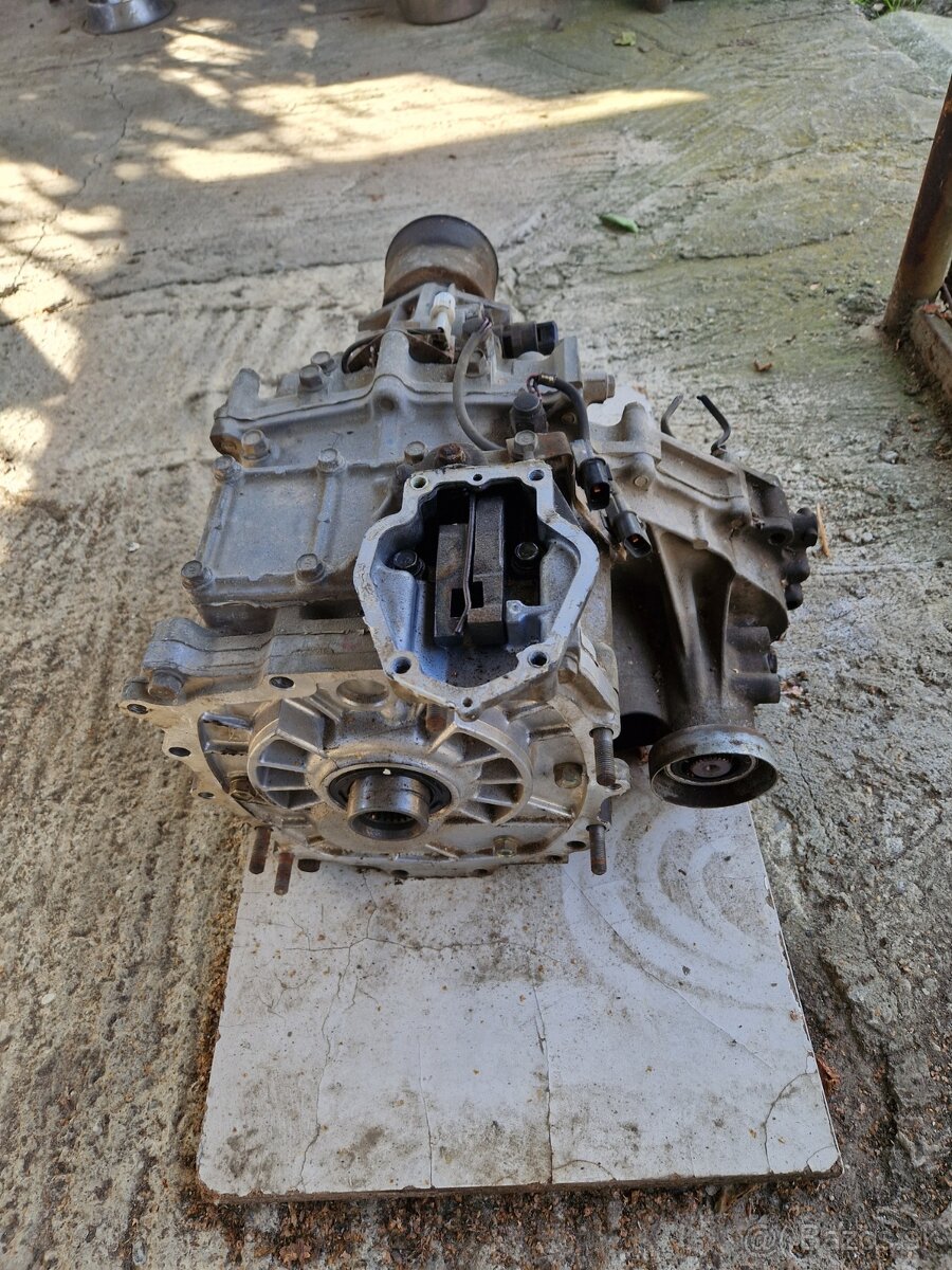 predná kapota , rozvodovka Mitsubishi Pajero Sport - 3