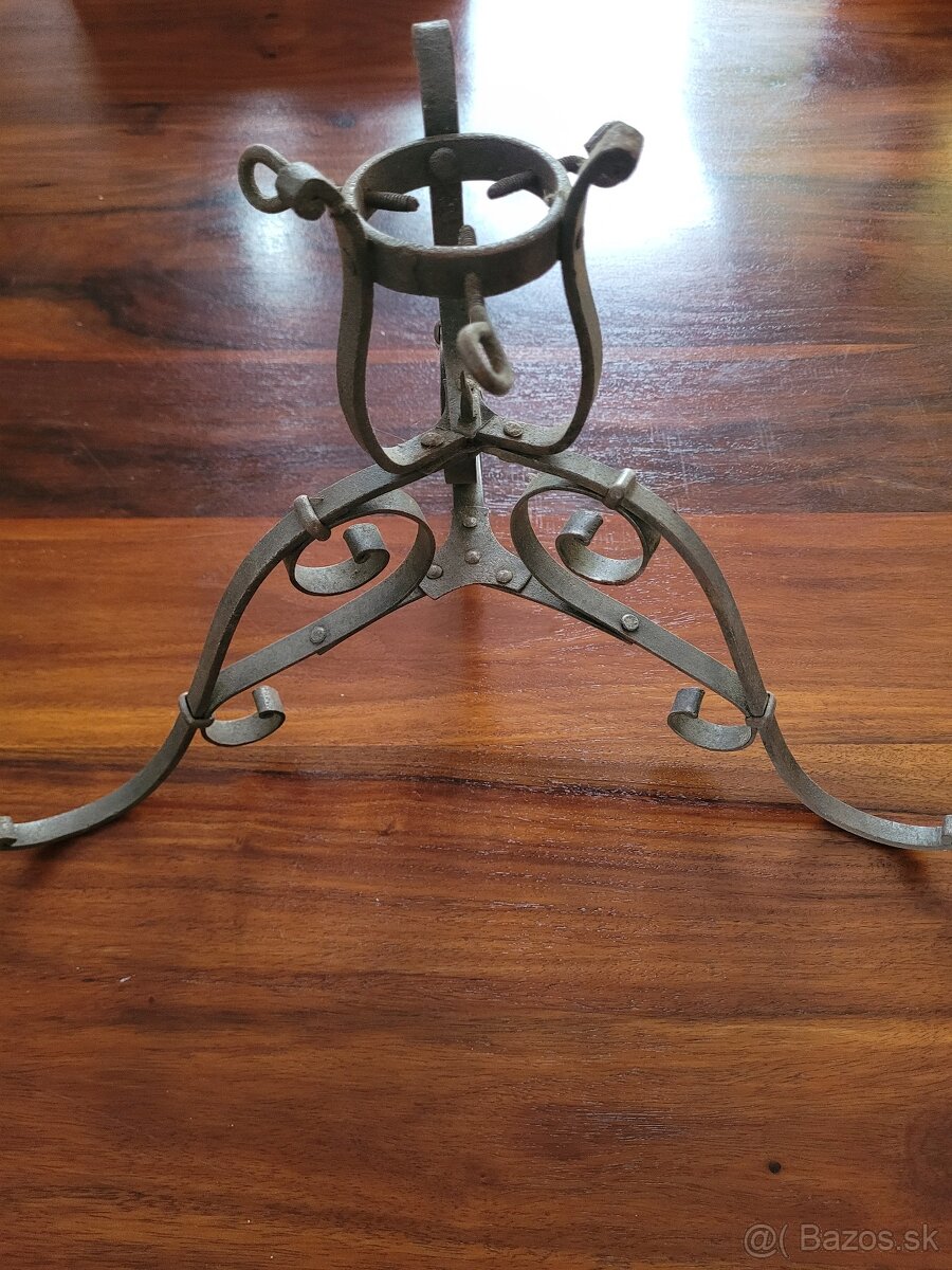 Kovaný stojan na stromček - 3