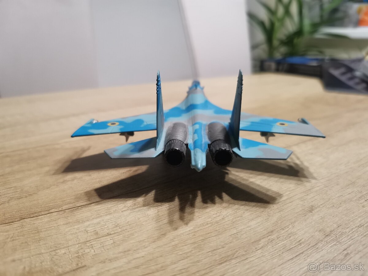 Model stíhačky Su-27 - 3