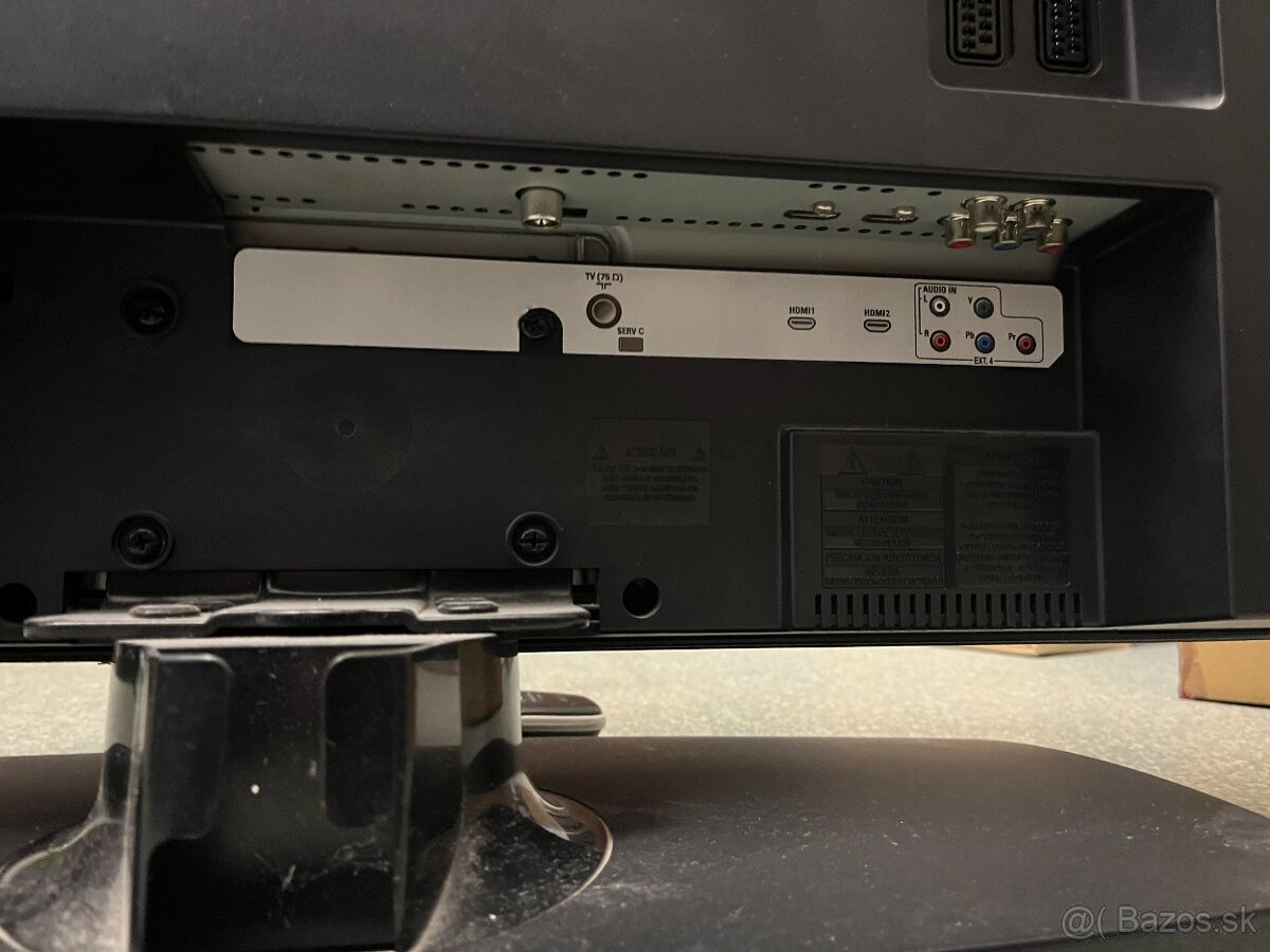 Predam televizor Philips (82 cm) - 3