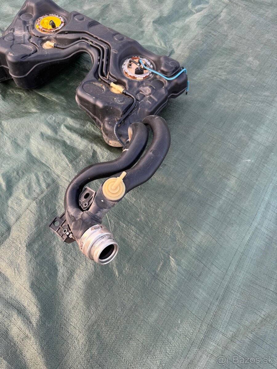 Palivová nádrž Superb 2 TDI - 3