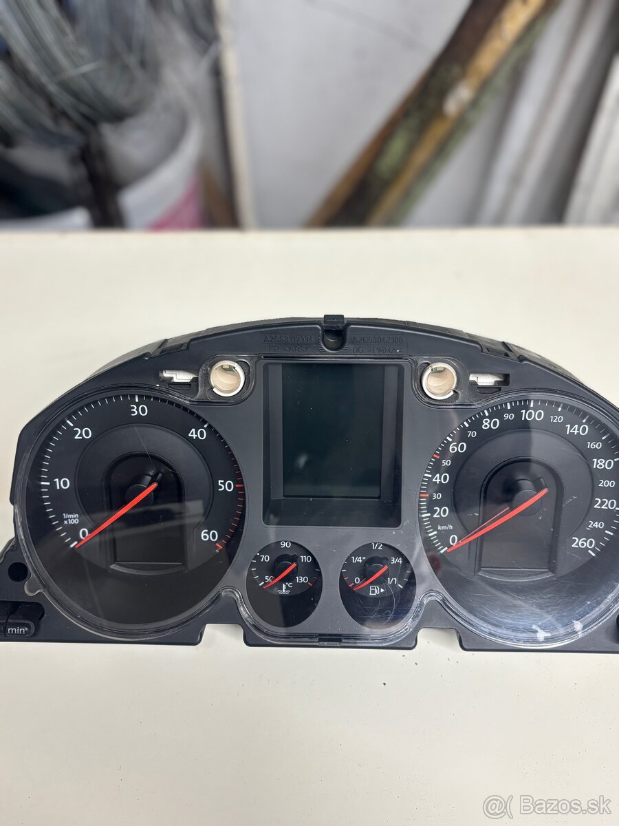 Rozpredaj veci z passatu B6 - 3