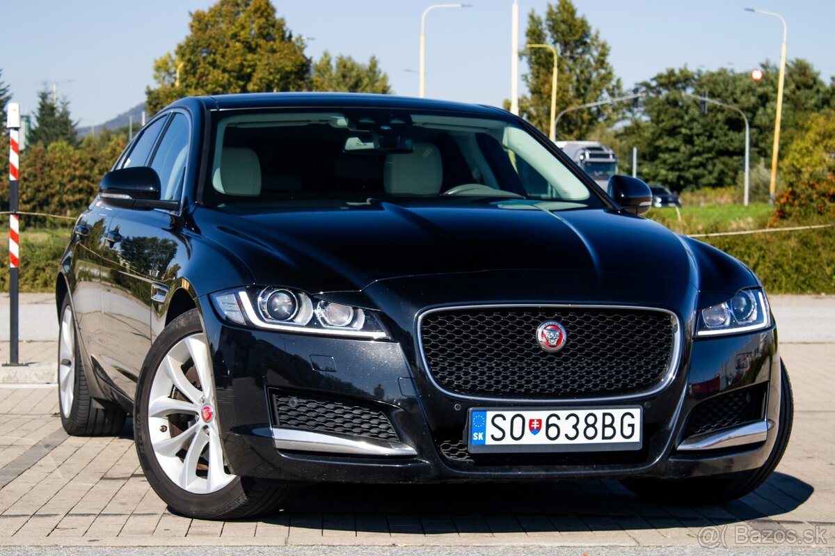 Jaguar XF 2.0D R-Sport (2016) - 3