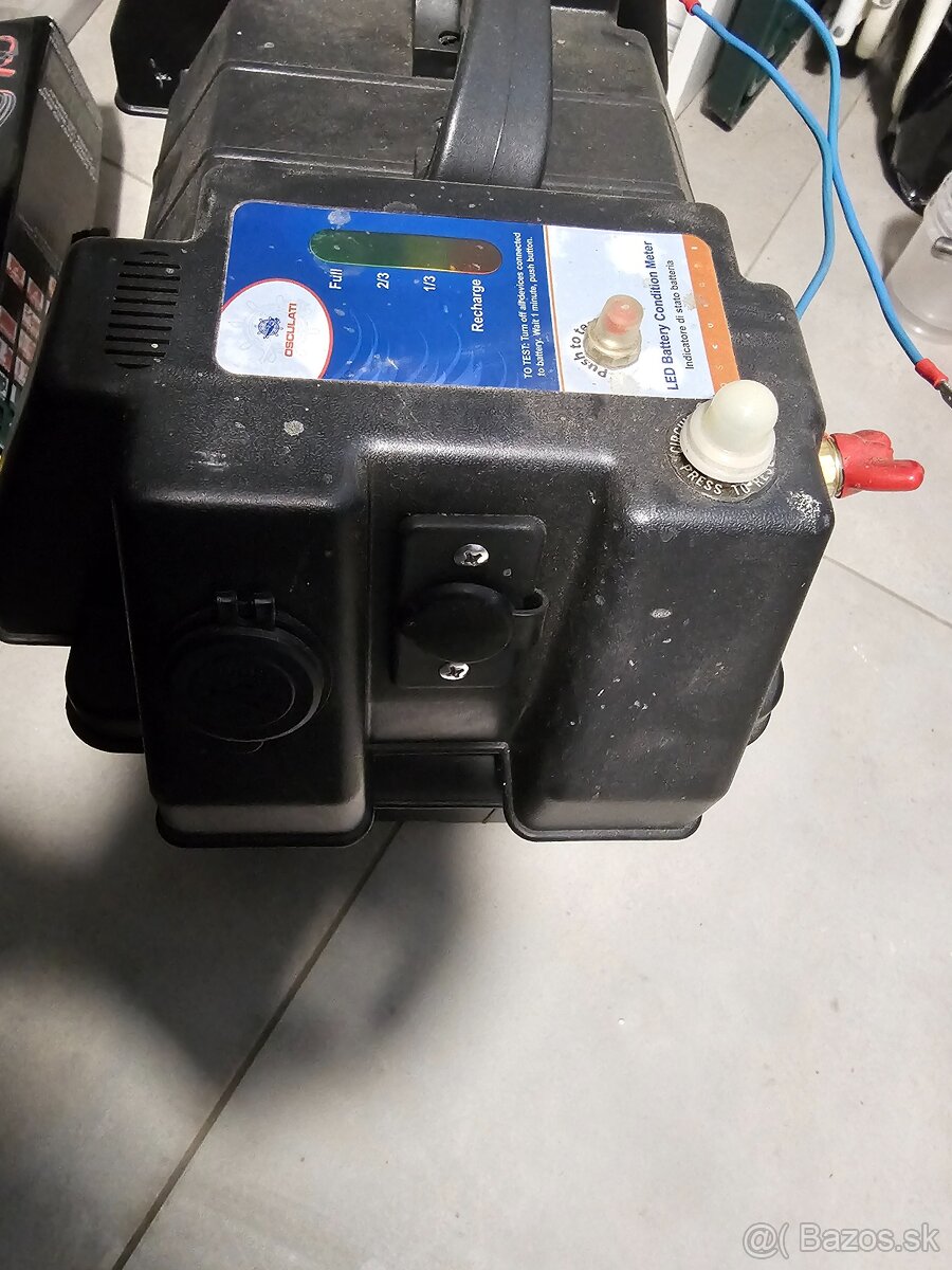 Tr. Baterka, kufrík a nabíjačka - 3