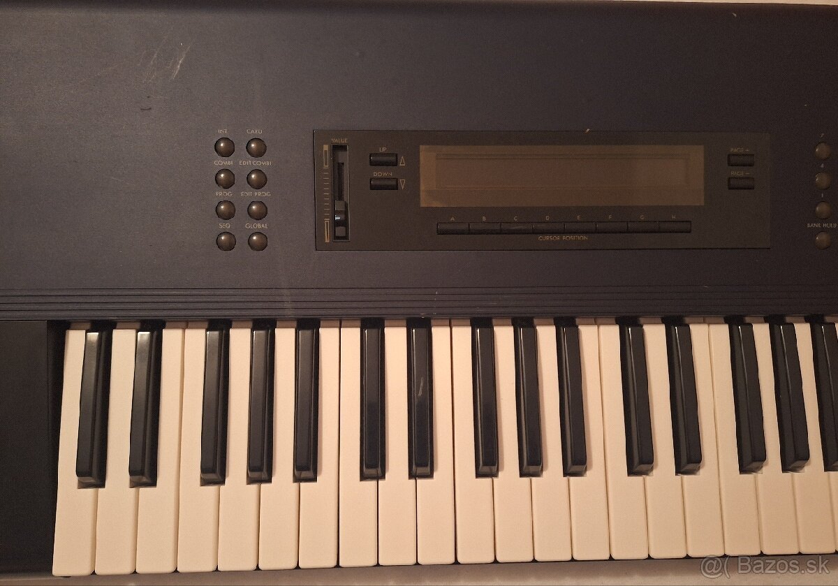 Predam vintage Korg M1 - 3