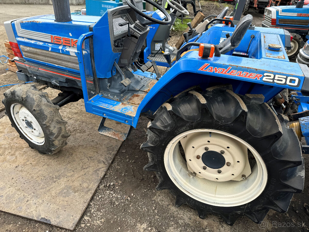 Malotraktor ISEKI TA250 s rotavátorom - 3