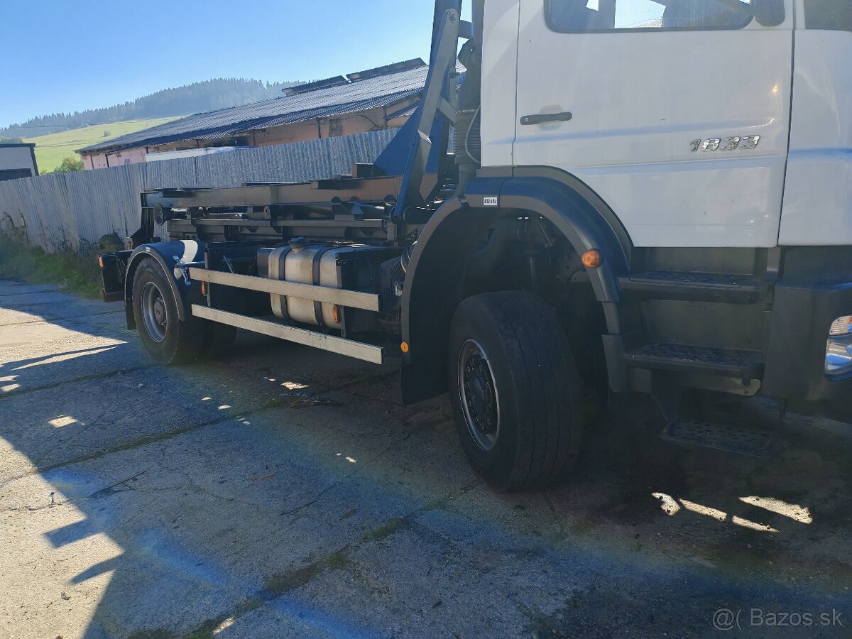 Hakovy nosic kontajnerov 4x4 MB AXOR 1833 - 3