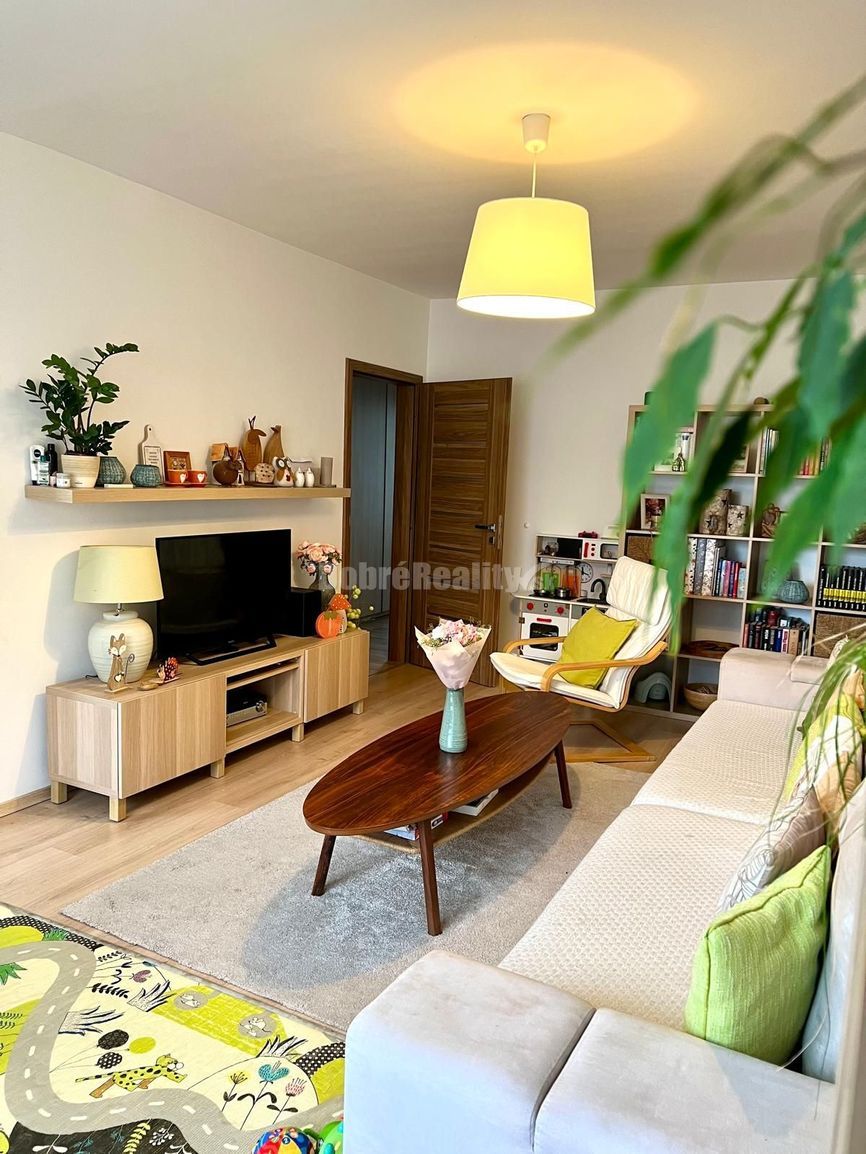 3 izbový byt s dvoma balkónmi v top lokalite - 3