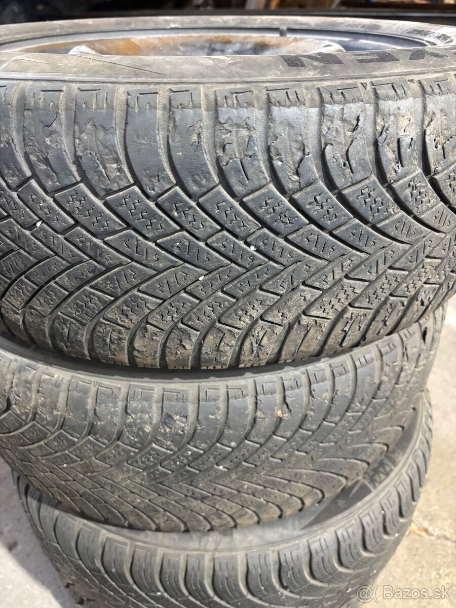 Nexen 205/55R16 - 3